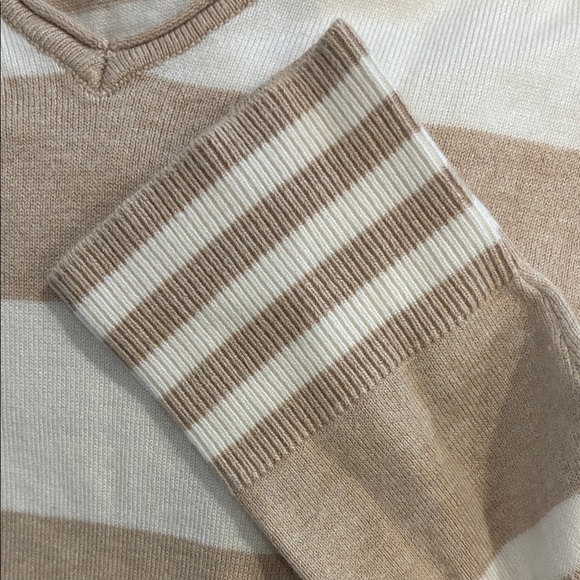 Calvin Klein Beige and White Striped V-Neck Sweater Top - Picture 8 of 9